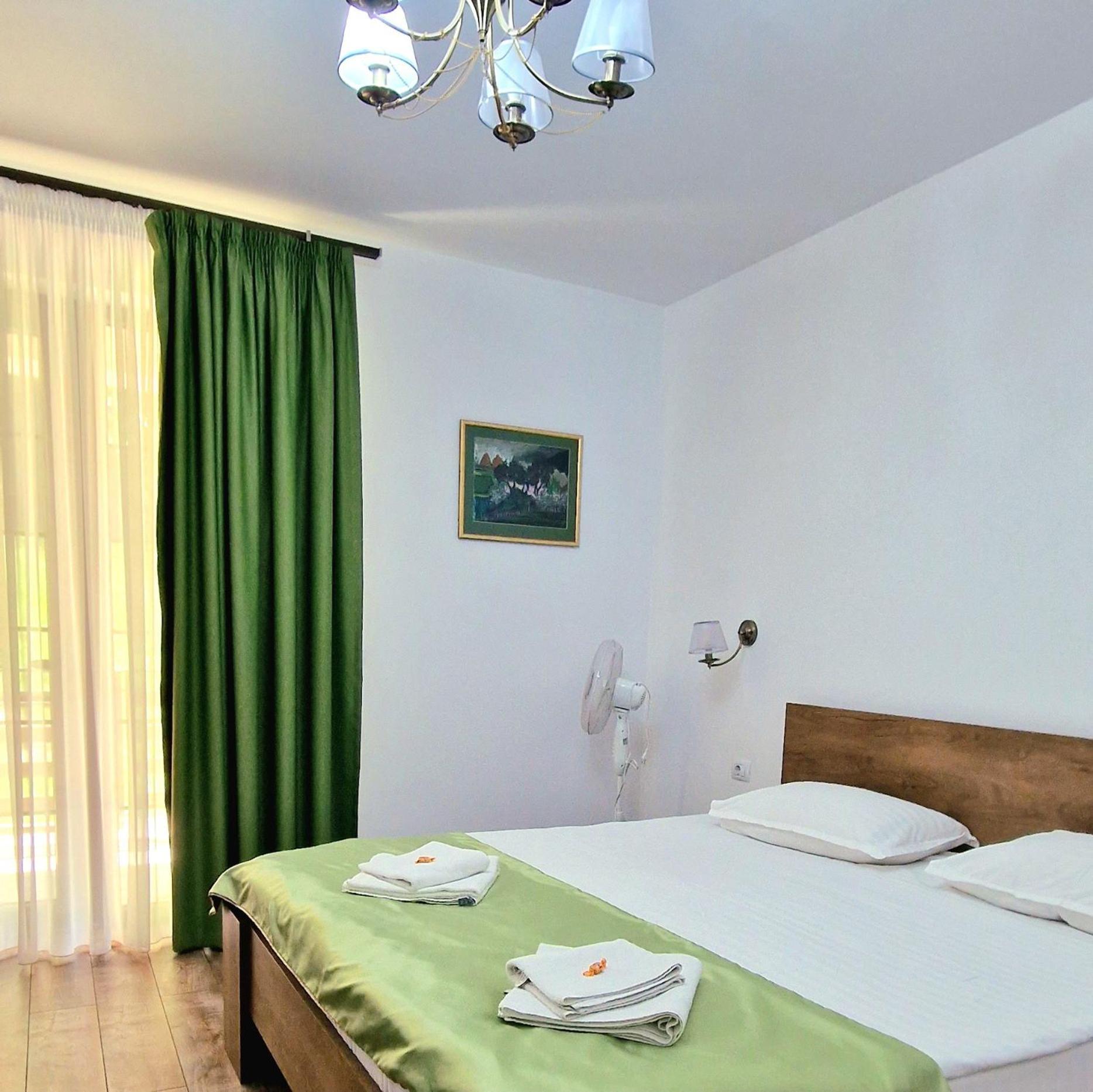 Provence Suceava Exterior foto