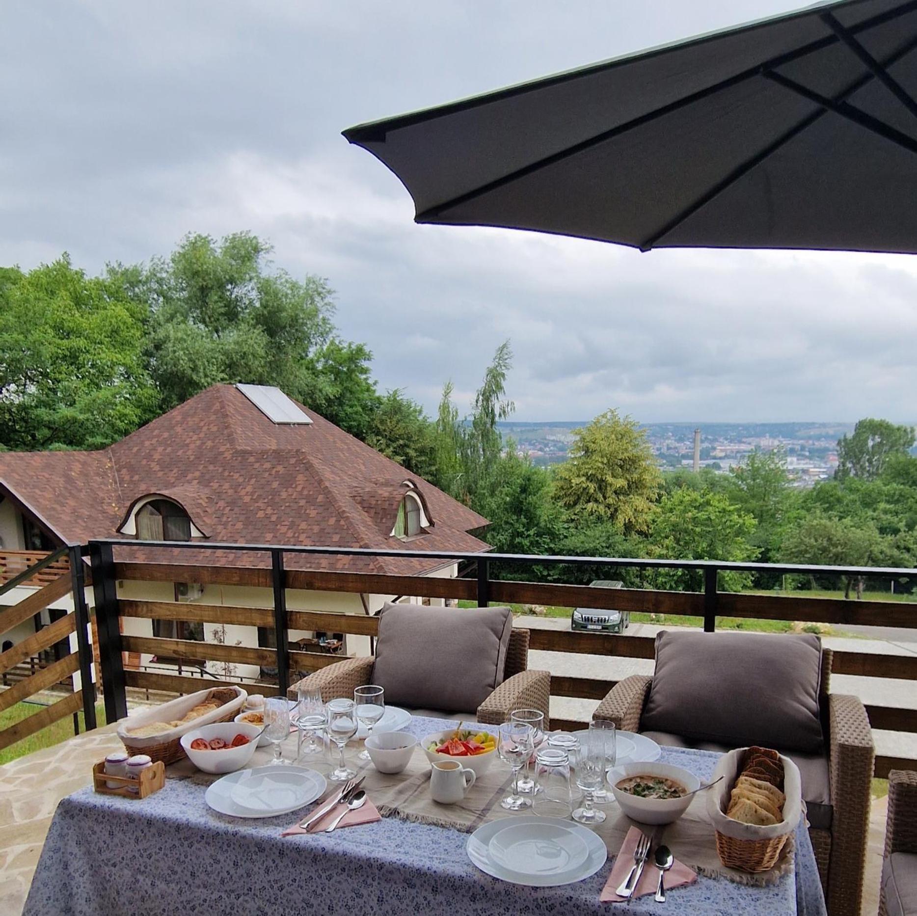 Provence Suceava Exterior foto